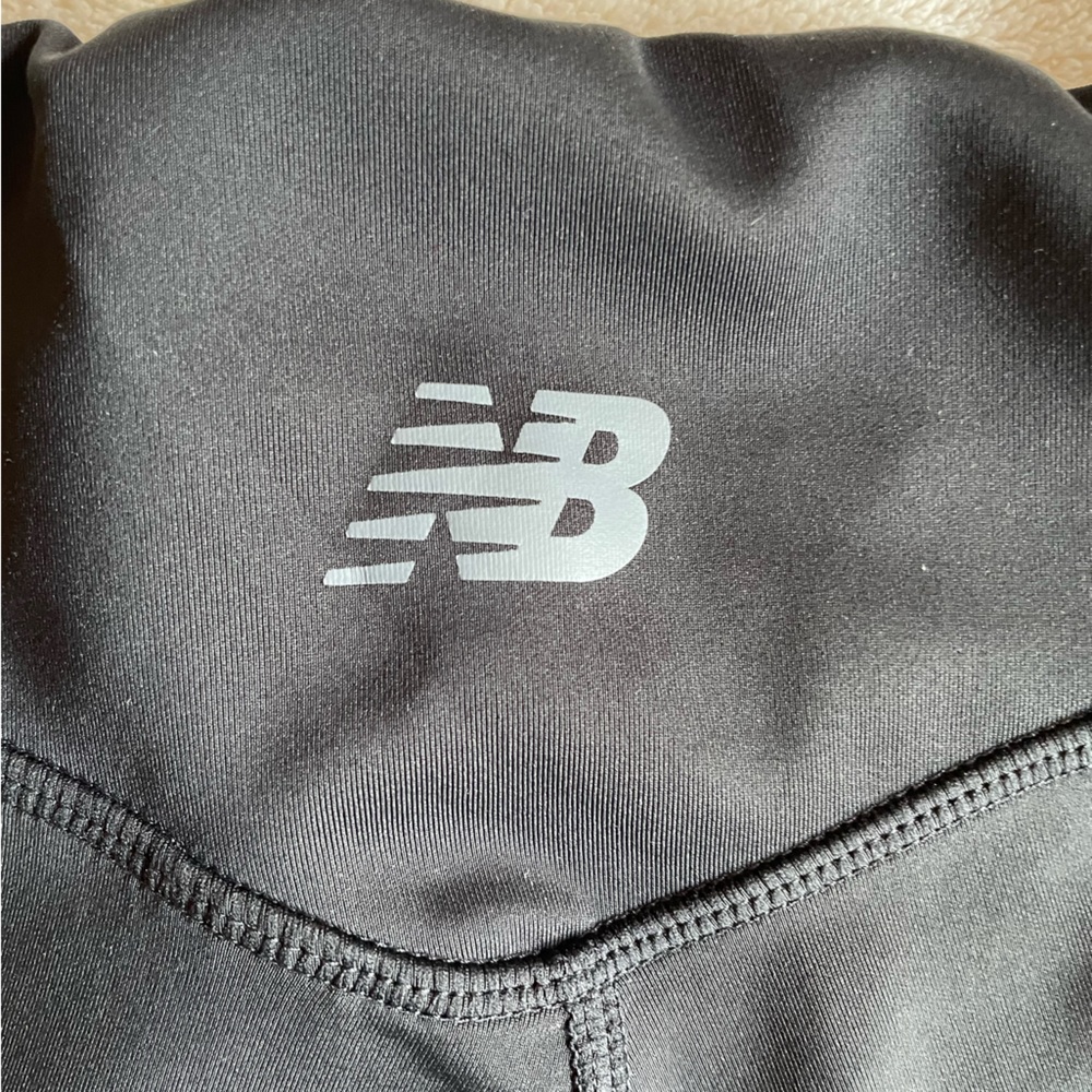 New Balance Women’s Black Running Short - Picture 5 of 5